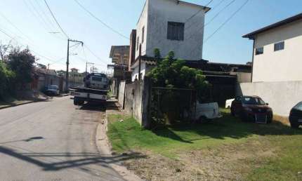 Sobrado para venda possui 45 metros quadrados com 2 quartos