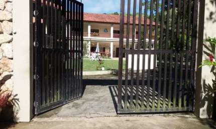 Apartamento junto à praia a venda 1 quarto no Clube Albatroz em Garatucaia Angra dos Reis RJ