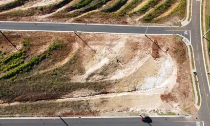 Terreno em condomínio fechado à venda no Jardim Carvalho, Ponta Grossa 