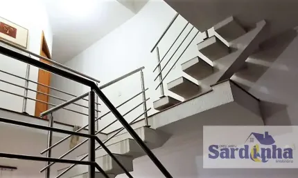 Casa de Condomínio à Venda em Jardim Mirna - Taboão da Serra