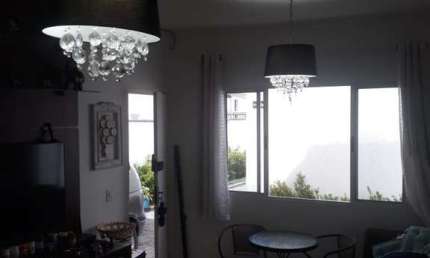 Casa de Condomínio em Jardim Maria Rosa: 2 quartos, 1 suíte, 3 banheiros e 90m² por R$ 450.000