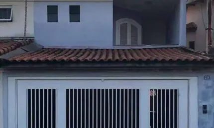 Sobrado 3 dormitórios sendo 3 suítes com 2 vagas de garagem coberta