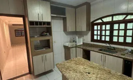 Sobrado com 3 dormitórios, sendo 2 suítes à venda, 180 m² por R$ 650.000 - Parque Continental II - Guarulhos/SP