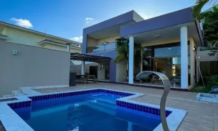 Casa de Luxo á venda, 4/4 sendo 3 suítes. Alphaville Litoral Norte-Abrantes.