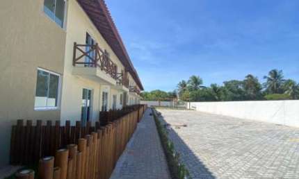 Village Novo à Venda no Condomínio Ampla no  Planeta Agua . Aceita financiamento.