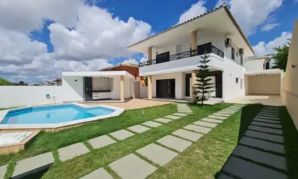 Casa espetacular em uns dos melhores e bem localizado condomínio de Vilas do Atlântico.