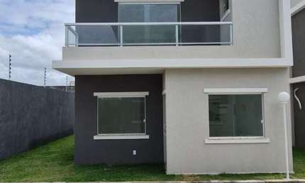 Casa NOVISSÍMA composta  de 4/4, sendo 3 suítes. Localizada no Miragem em Lauro de Freitas.