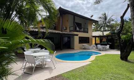 Casa à Venda no Condomínio Porto das Baleias, Praia do Forte.