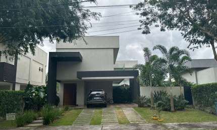 Casa à Venda no Condomínio Alphaville Litoral Norte 1