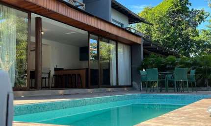 CASA À VENDA – 4 QUARTOS, 3 SUÍTES – CONDOMÍNIO ALTO DA ENSEADA, PRAIA DO FORTE
