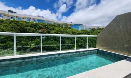 Linda cobertura duplex à venda no exclusivo Condomínio Costa Espanha, com 129 m² e porteira fechada.