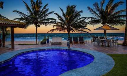Casa de Luxo à Venda – Frente Mar no Condomínio Interlagos
