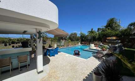 Casa com 4 suítes disponível para venda e locação- Itapuã - Salvador/BA