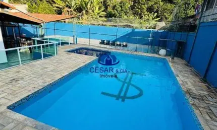 Casa à venda no Jaraguá/3 dormitórios sendo 01 suíte/3vagas/piscina/quadra de esporte/churrasqueira/ R$ 750mil