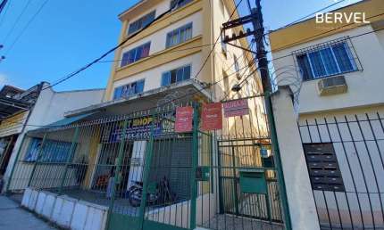 Apartamento com 3 quartos para alugar na Cruz e Sousa, 112, Encantado, Rio de Janeiro por R$ 1.100