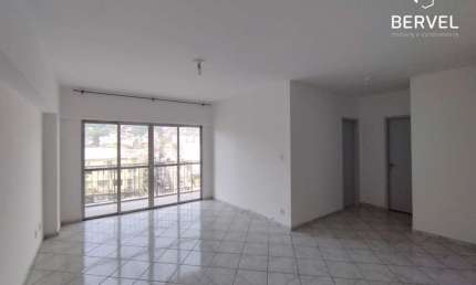 Apartamento com 2 quartos para alugar na Avenida Vicente de Carvalho, 1431, Vicente de Carvalho, Rio de Janeiro por R$ 740