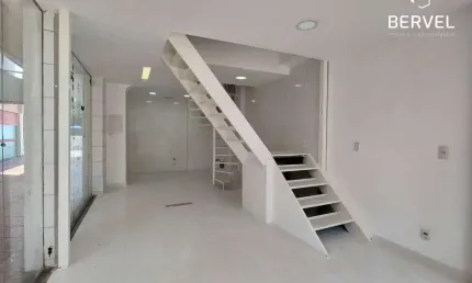Ponto comercial para alugar na Avenida das Américas, 5001, Barra da Tijuca, Rio de Janeiro por R$ 2.200