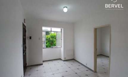 Apartamento com 2 quartos para alugar na Chaves Faria, 480, São Cristóvão, Rio de Janeiro por R$ 1.300