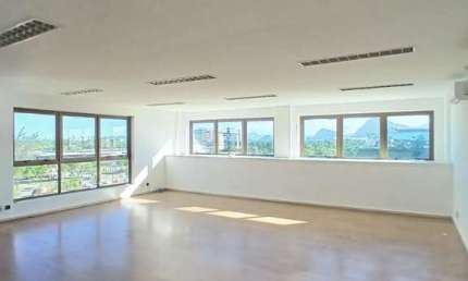 Sala comercial com 1 sala para alugar na Almirante Júlio de Sá Bierrenbach, 65, Jacarepaguá, Rio de Janeiro por R$ 3.000