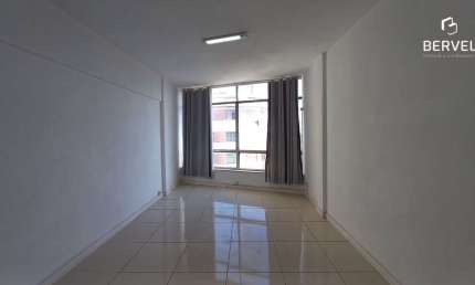 Sala comercial com 1 sala para alugar na Lucidio Lago, 126, Méier, Rio de Janeiro por R$ 500