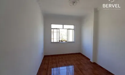 Apartamento com 1 quarto para alugar na Rua Pedro Teixeira, 670, Irajá, Rio de Janeiro por R$ 1.000