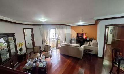 OPORTUNIDADE ! Cobertura de 302 m², 4 dormitórios, 2 suítes, piscina, churrasqueira , 4 vagas .