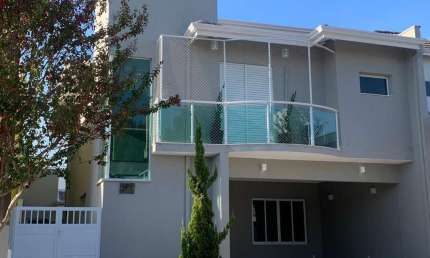CASA COM 3 SUÍTES NO BAIRRO DO ENGORDADOURO - JUNDIAÍ