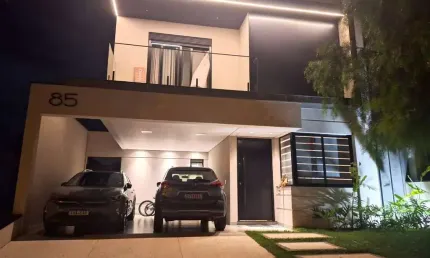 CASA DE CONDOMÍNIO COM 4 QUARTOS E PISCINA! BAIRRO ENGORDADOURO!