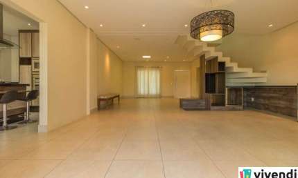 CASA DE CONDOMÍNIO COM 4 SUÍTES - BAIRRO ENGORDADOURO, JUNDIAÍ-SP!