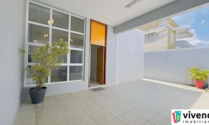 CASA MOBILIADA COM 3 SUÍTES PARA LOCAÇÃO, EM CONDOMÍNIO, ENGORDADOURO!