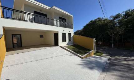 CASA À VENDA EM CONDOMÍNIO FECHADO - ENGORDADOURO, JUNDIAÍ-SP!