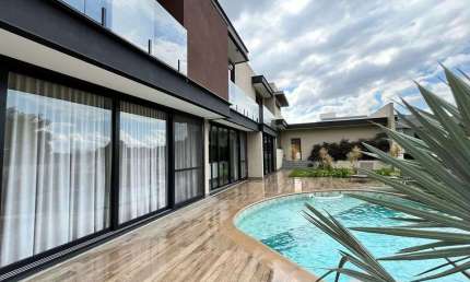 CASA COM 3 QUARTOS E PISCINA NO BRISAS JUNDIAÍ, JARDIM DAS SAMAMBAIAS!