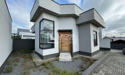 Casa com 2 dormitórios á venda, 63,77m² no bairro Araponguinhas em Timbó-SC.