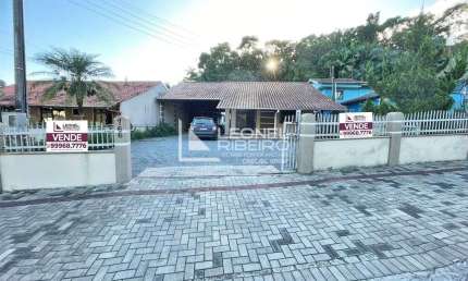 Casa com 3 dormitórios à venda no bairro Quintino - Timbó/SC