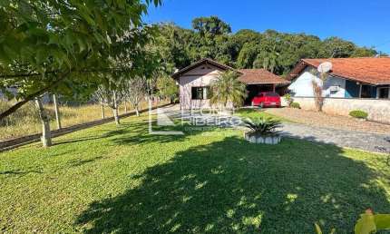 Casa com 3 dormitórios à venda no bairro Quintino em Timbó/SC