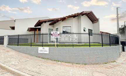 Casa à venda com 2 dormitórios no bairro Araponguinhas em Timbó/SC
