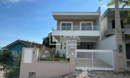 Casa Sobrado com 3 dormitórios à venda no bairro Das Capitais - Timbó/SC