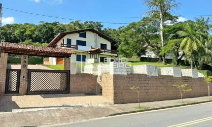 Casa com 4 dormitórios suítes à venda no bairro Pomeranos em Timbó/SC