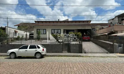 Casa à venda com 5 dormitórios no bairro Imigrantes em Timbó/SC