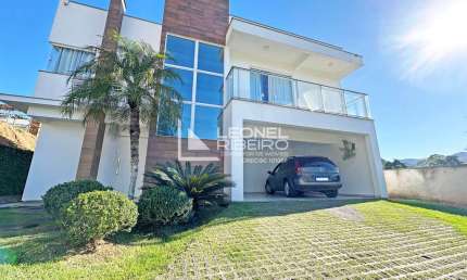 Casa com 3 dormitórios à venda, 159,01m² no bairro Das Capitais - Timbó/SC