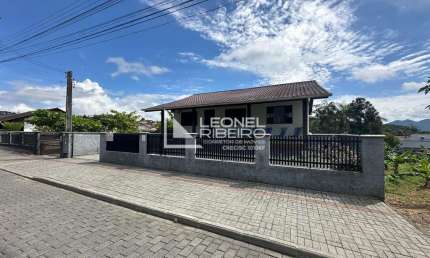 Casa com 3 dormitórios à venda, 240 m² no bairro Vila Germer - Timbó/SC