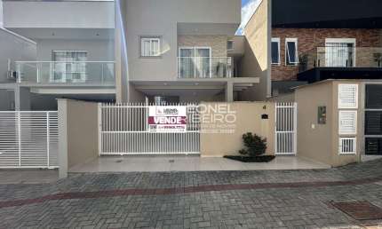 Casa sobrado à venda com 3 dormitórios, 167 m² no bairro Imigrantes em Timbó-SC