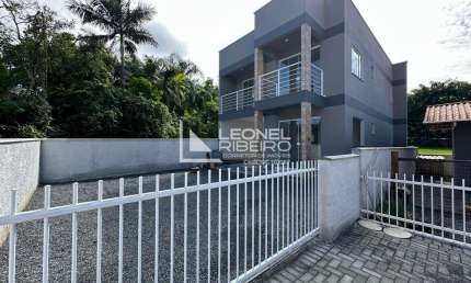 Casa com 3 dormitórios, 131,50 m² à venda no bairro Vila Germer em Timbó - SC