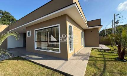 Casa com 3 dormitórios suítes, 134,36m² à venda no bairro Araponguinhas em Timbó - SC