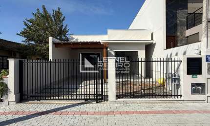 Casa com 2 dormitórios, 72 m² à venda no bairro Quintino em Timbó - SC