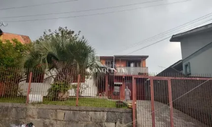 Casa com 5 quartos à venda na Rua Graciosa Fabro, 381, Diamantino, Caxias do Sul por R$ 450.000