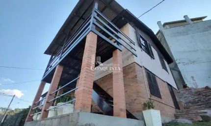 Casa com 3 quartos à venda na Rua Padre Gerônimo Rossi, 745, Ana Rech, Caxias do Sul por R$ 350.000