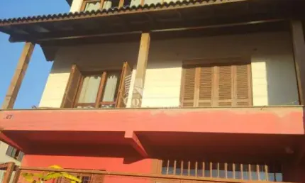 Casa com 7 quartos à venda na Rua Tauribio Alexandre Vieira, 1473, Serrano, Caxias do Sul por R$ 900.000