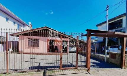 Casa com 2 quartos à venda na Rua Adelino Croda, 64, Serrano, Caxias do Sul por R$ 955.000