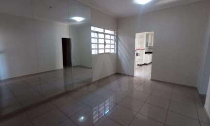 Casa para aluguel, 3 quartos, 2 suítes, Santa Efigênia - Belo Horizonte/MG